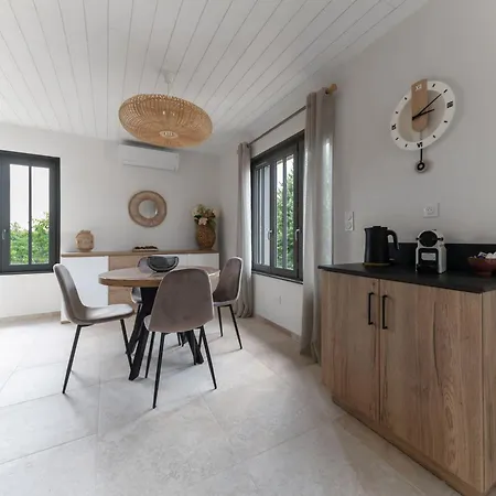 Maison - Maison Design Et Climatisee Avec Jardin Vila