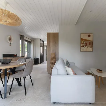 Maison - Maison Design Et Climatisee Avec Jardin *