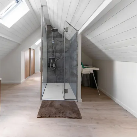 Maison - Maison Design Et Climatisee Avec Jardin