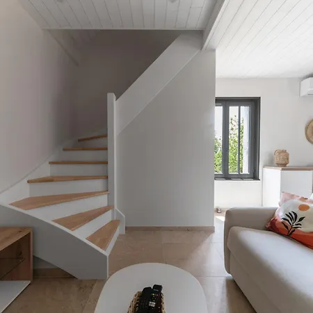 Maison - Maison Design Et Climatisee Avec Jardin Willa