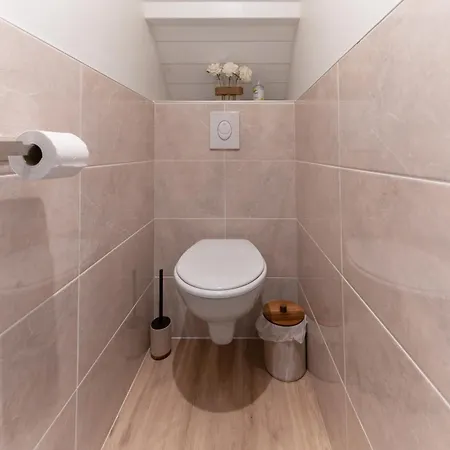 Maison - Maison Design Et Climatisee Avec Jardin Billy (Allier)