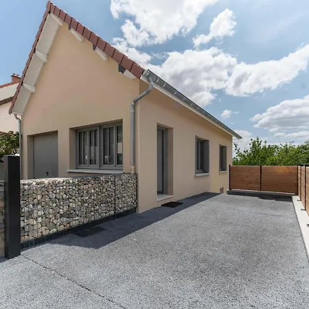 Maison - Maison Design Et Climatisee Avec Jardin Billy (Allier)